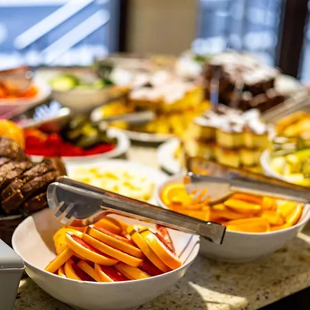 Continental Hotel 4*
